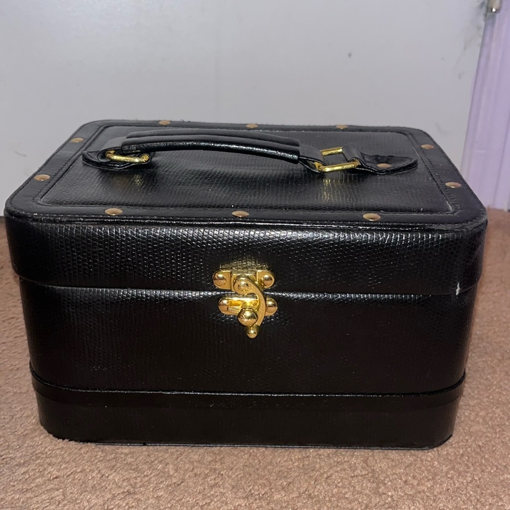 Black & Gold Leather Makeup Travelling Case with Leopard interior